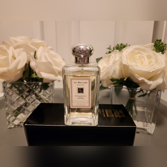 Vintage Pomegranate Noir Cologne by Jo Malone; 100ml / 3.4 fl.oz; 88-89% Full - Picture 3 of 15